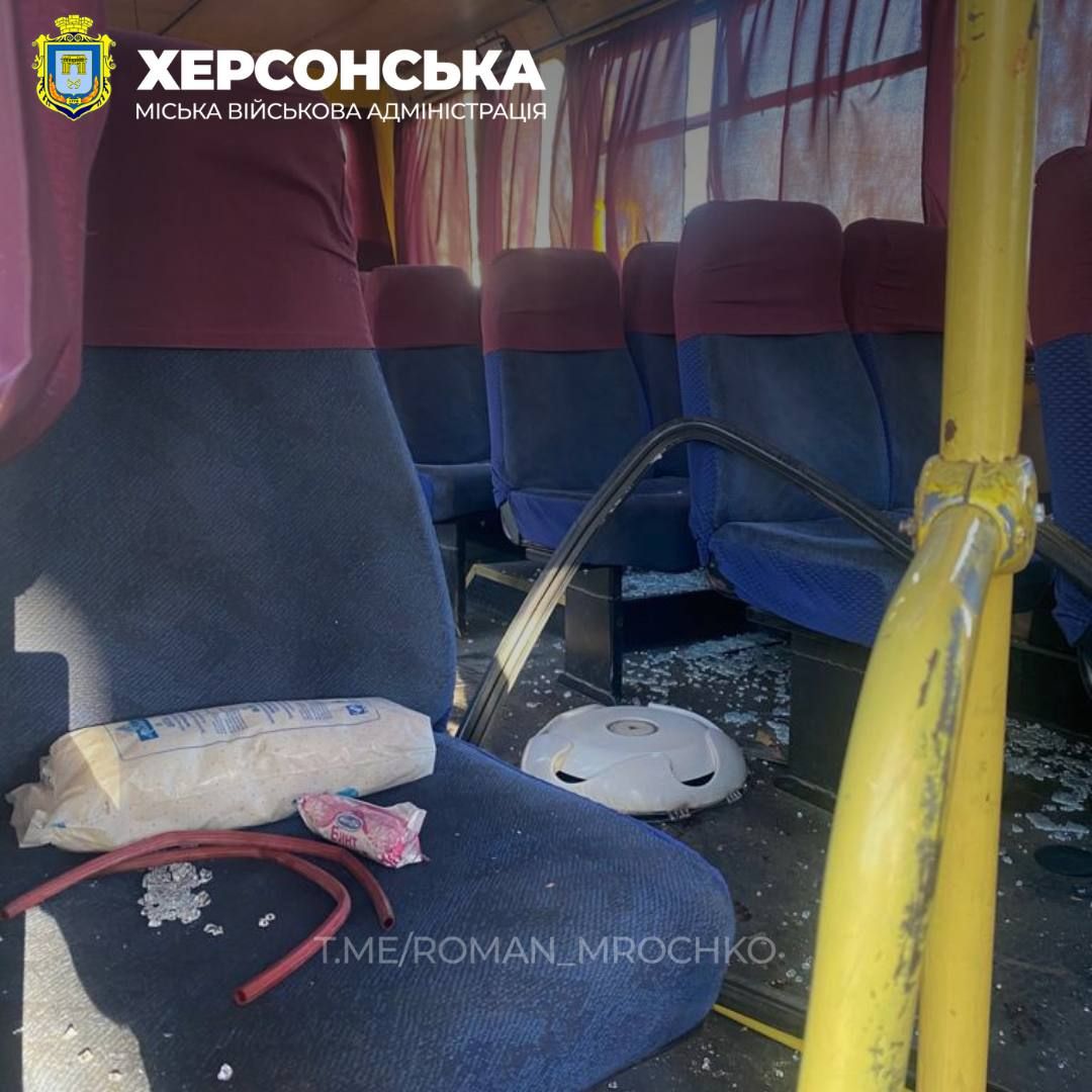 Оккупанты попали в маршрутное такси в Херсоне: ранены разной тяжести 1
