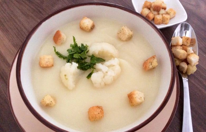 Молочний суп з цвітної капусти смакує по-королівськи! Молочний суп з цвітної капусти смакує по-королівськи!