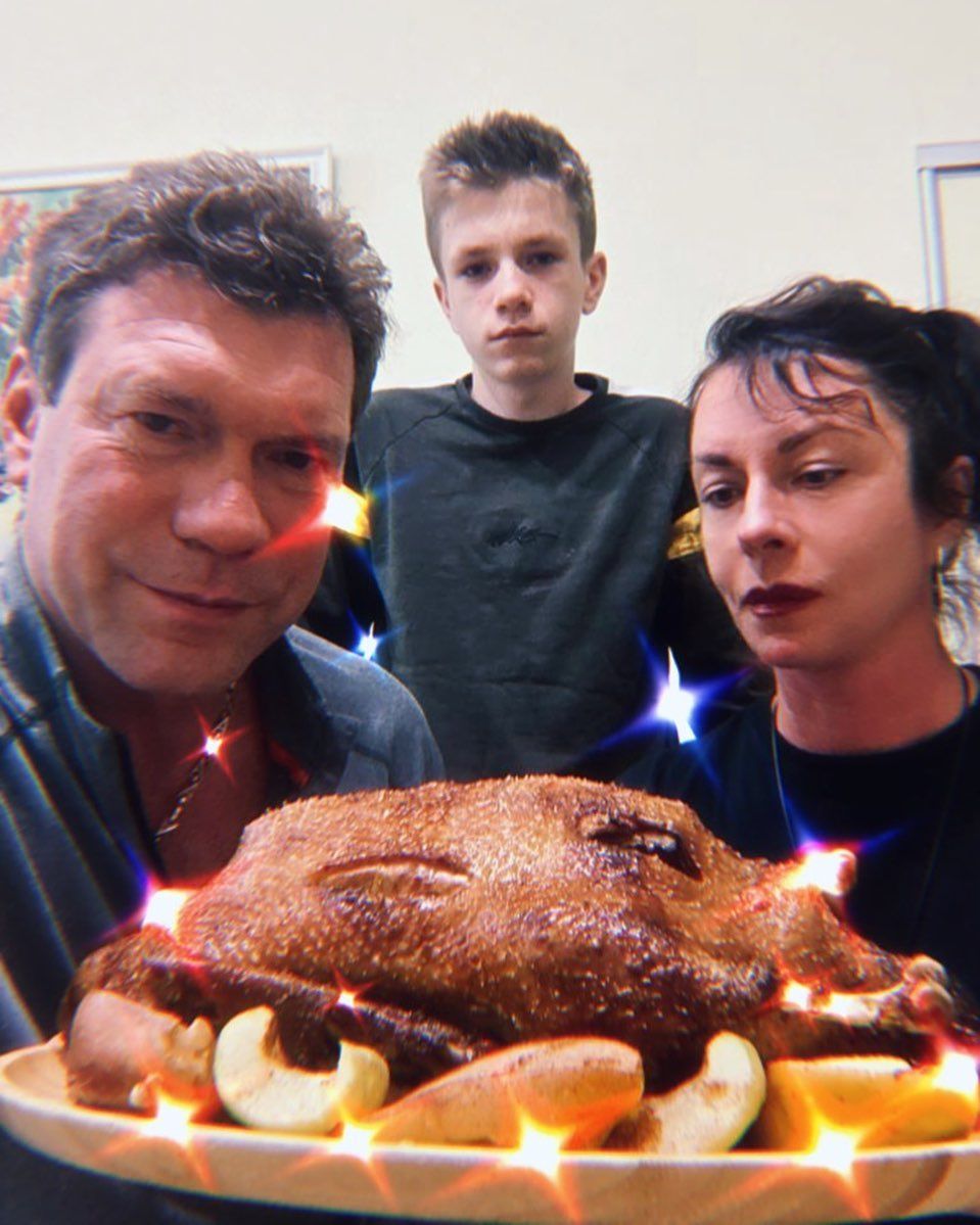 Царев с женой и младшим сыном Царев с женой и младшим сыном