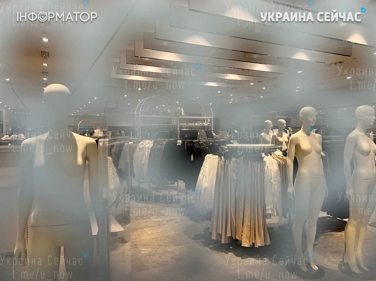 Одяг вже розклали на полицях