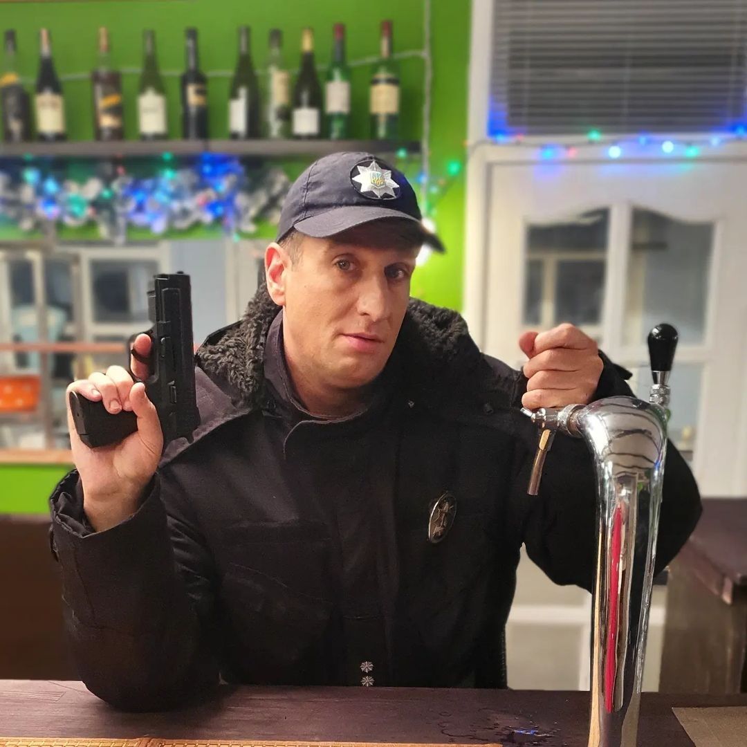 Деякі патрульні приймають за свого. Деякі патрульні приймають за свого.