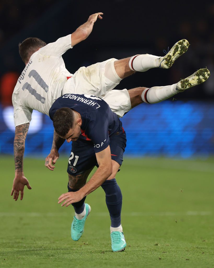 Сохранение бешеной интриги: какие разложения в группах ЛЧ после трех туров 2