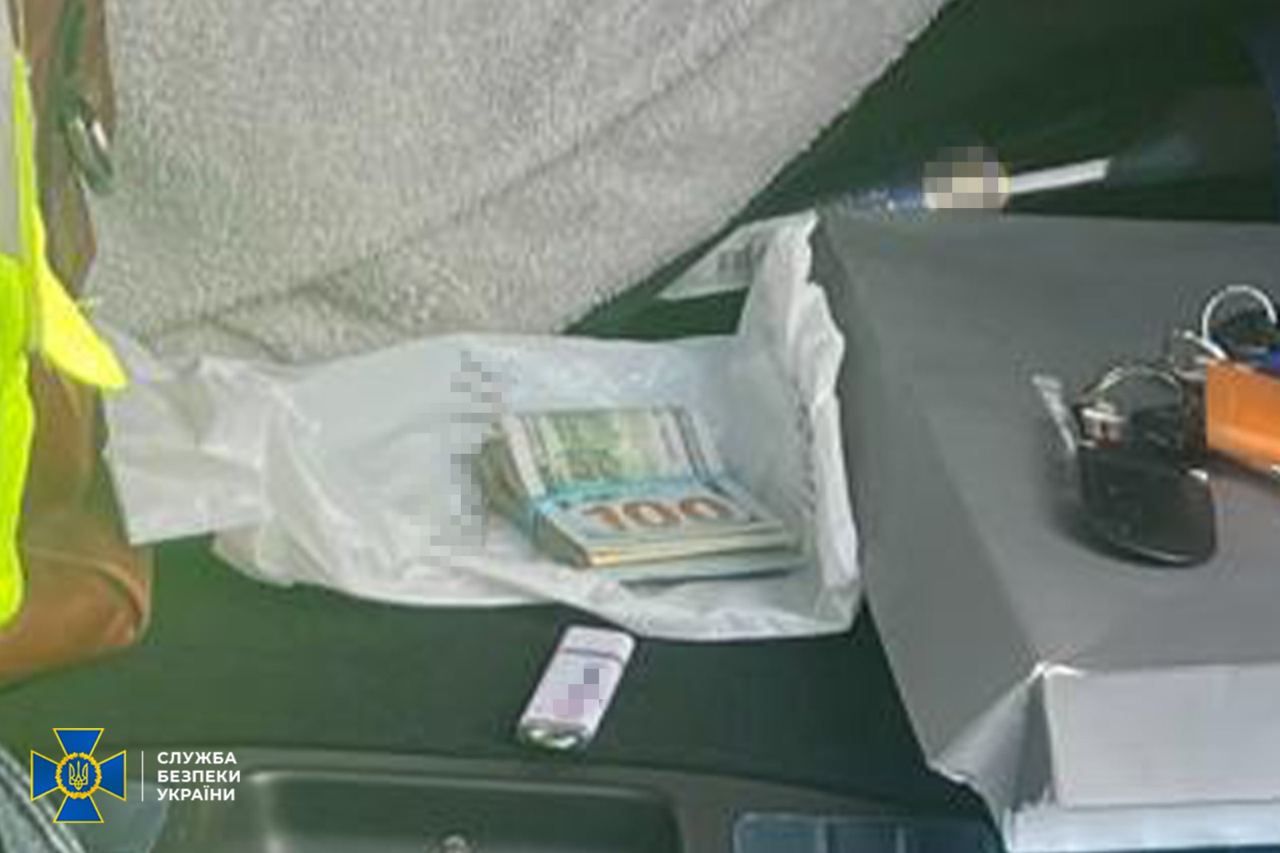 СБУ затримала двох воєнкомів та голову ВЛК: допомагали ухилянтам втекти до ЄС 3