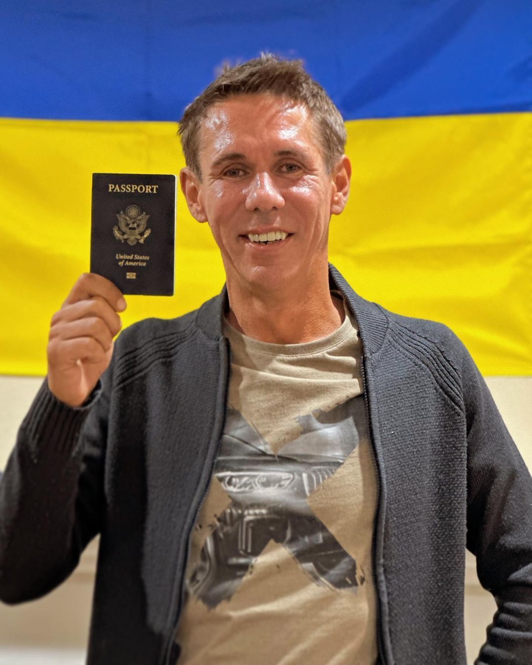 Алексей Панин с паспортом США Алексей Панин с паспортом США