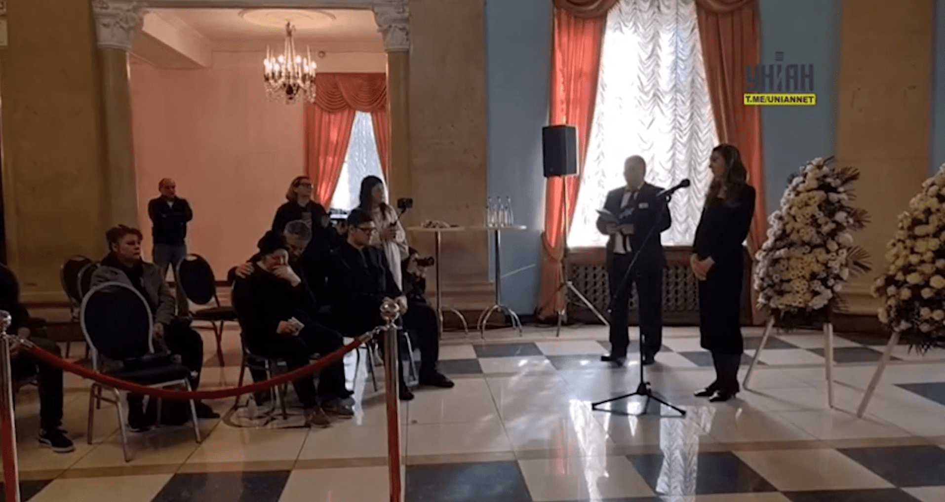 Родные и близкие шоумена Родные и близкие шоумена