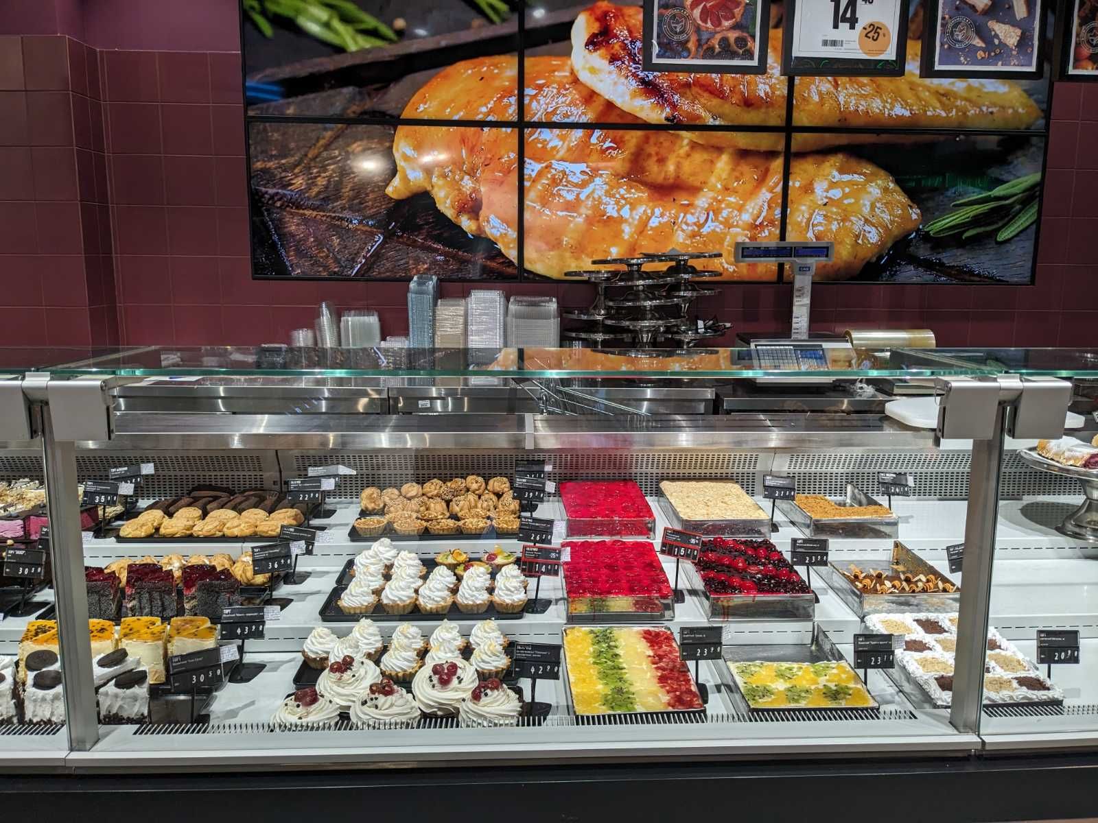 Як порадувати себе найсмачнішим: 5 переваг купівлі кондитерських виробів у супермаркетах 2