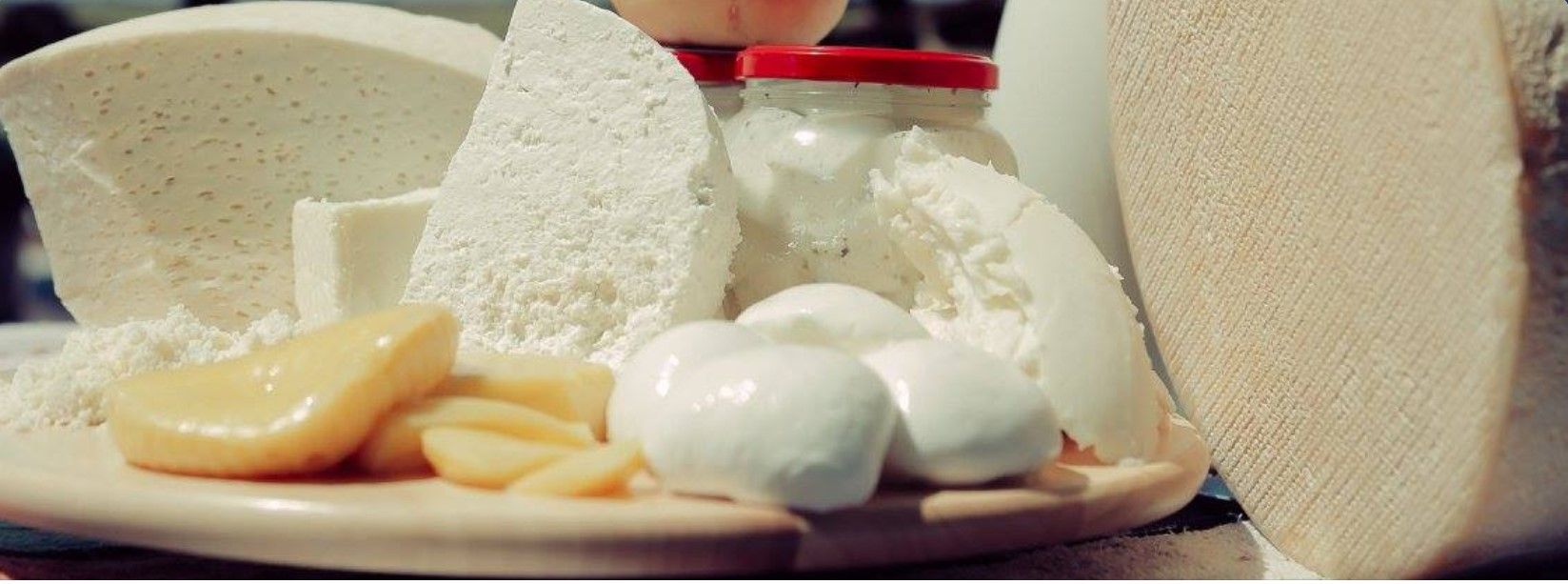 Также в этом рецепте можно использовать моцареллу, по вашему вкусу. Этот сыр будет не таким соленым. Также в этом рецепте можно использовать моцареллу, по вашему вкусу. Этот сыр будет не таким соленым.