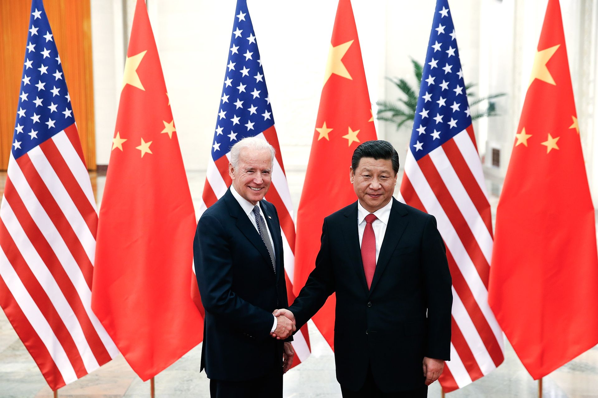 Байден и Си не виделись со времен саммита G20 на Бали. Фото: Getty Images Байден и Си не виделись со времен саммита G20 на Бали. Фото: Getty Images