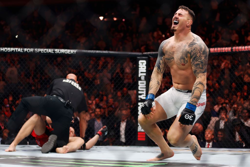 Росіянин пережив 69 секунд ганьби в бою за титул UFC 3