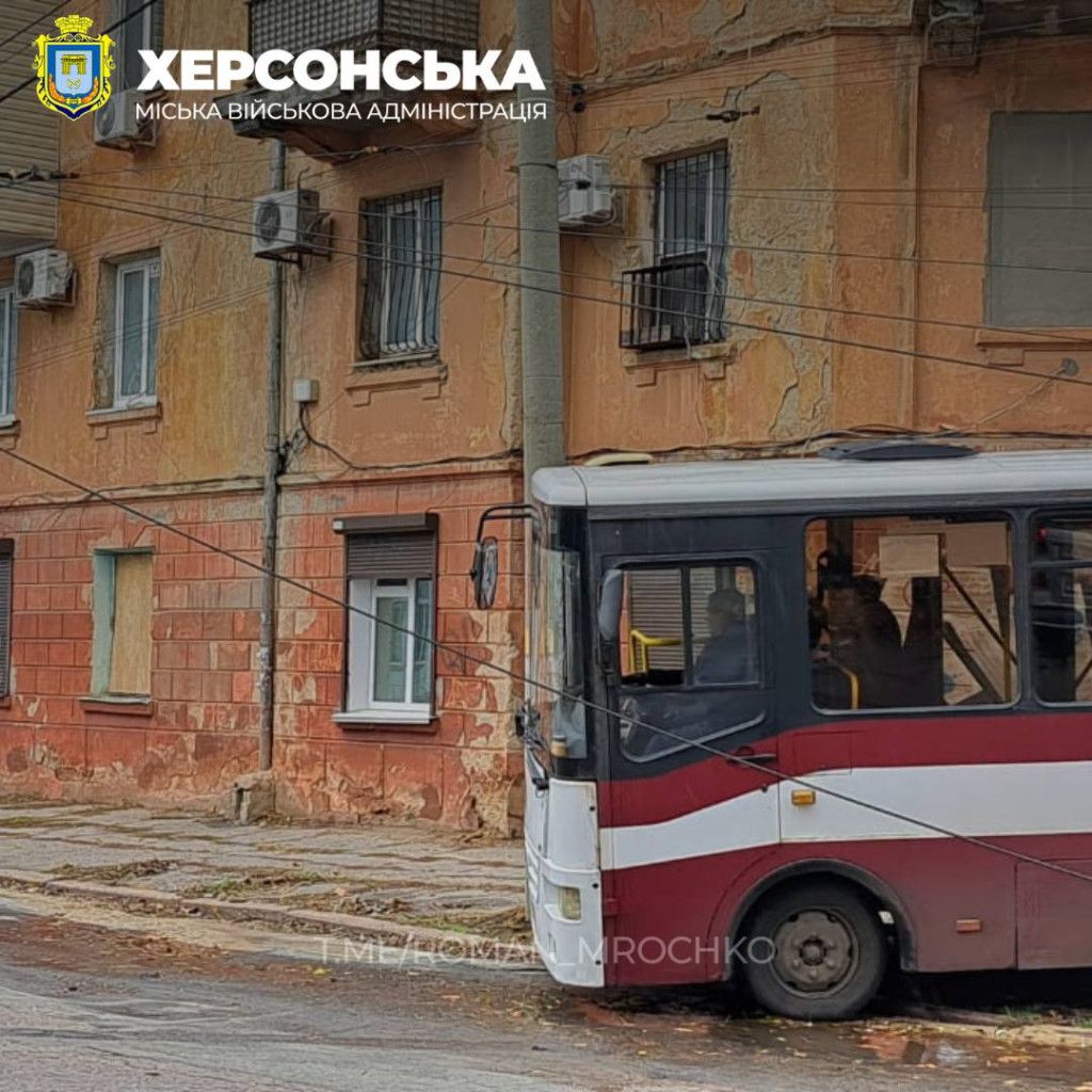 В Херсоне остановились троллейбусы В Херсоне остановились троллейбусы