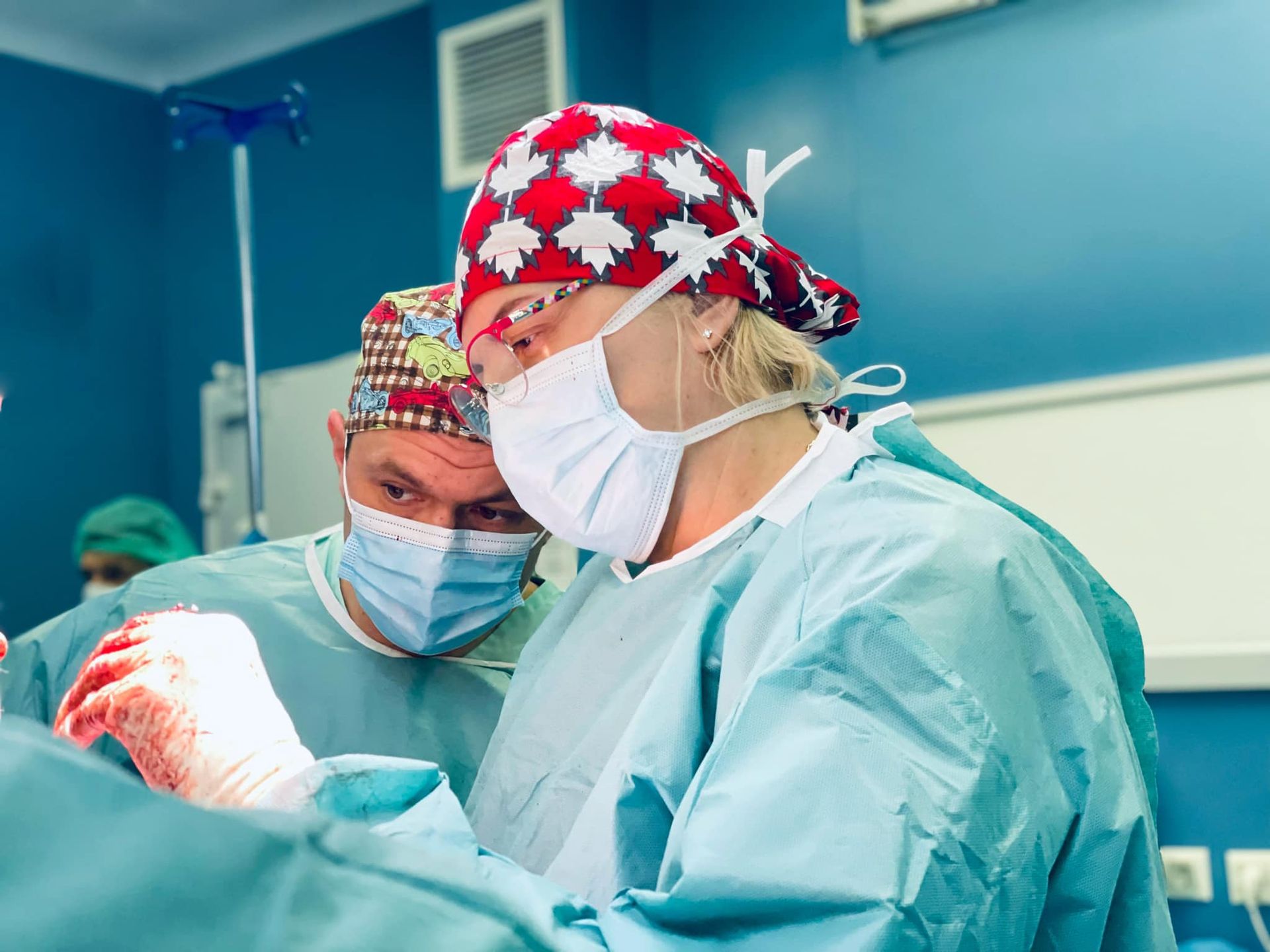 Медики Львова пришили дівчині ногу задом наперед і врятували життя (фото) 1