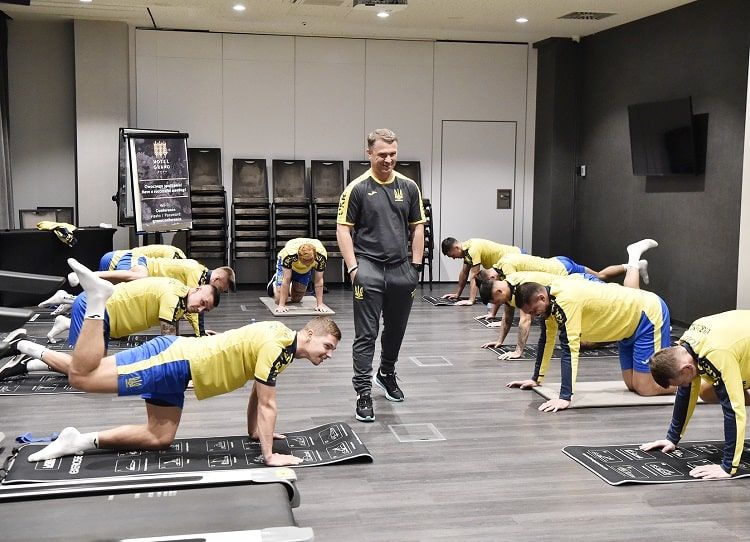 Евро-2024: Сборная Украины показала, как правильно растягиваться 3