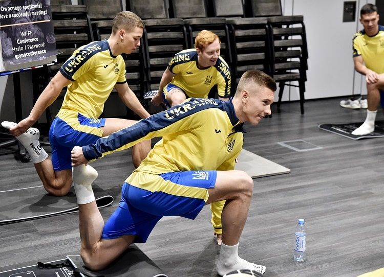 Евро-2024: Сборная Украины показала, как правильно растягиваться 4