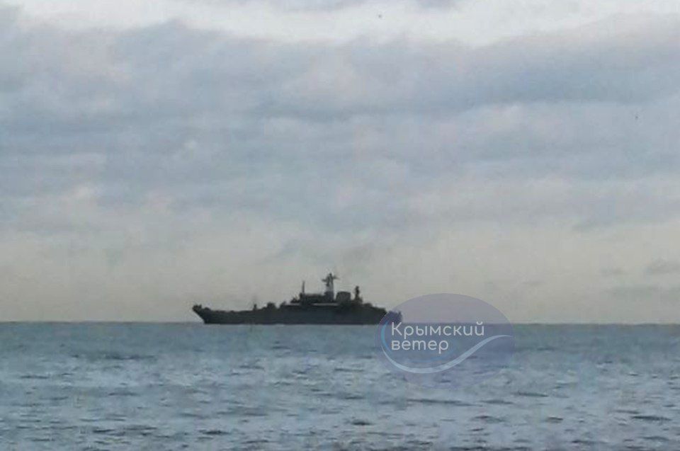 В оккупированном Крыму прогремела серия взрывов: россияне наспех отводят корабли 2