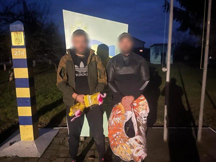 Уклонявшие планировали побег на плавсредствах с розовыми фламинго Уклонявшие планировали побег на плавсредствах с розовыми фламинго