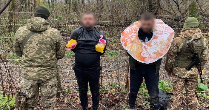 Убежать на "розовых фламинго": пограничники выловили из Тисы двух уклонян - фото 3