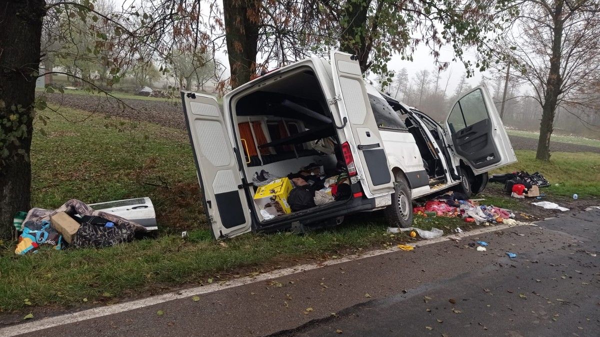 Смертельна ДТП з українським мікроавтобусом у Польщі: загинула дитина і двоє дорослих - фото 1