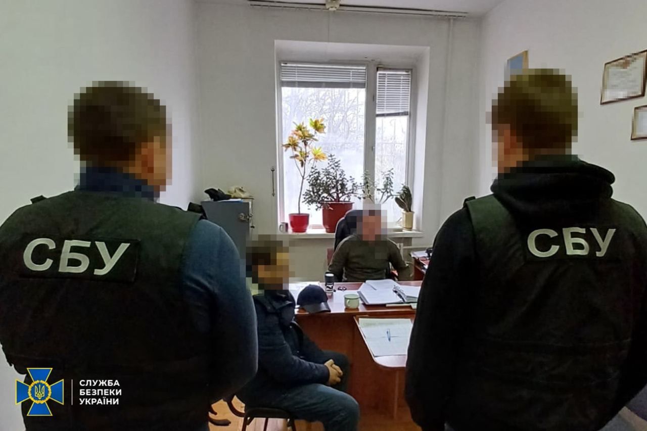 Настоятель храма УПЦ МП оскорблял религиозные чувства представителей разных конфессий. Фото: СБУ Настоятель храма УПЦ МП оскорблял религиозные чувства представителей разных конфессий. Фото: СБУ
