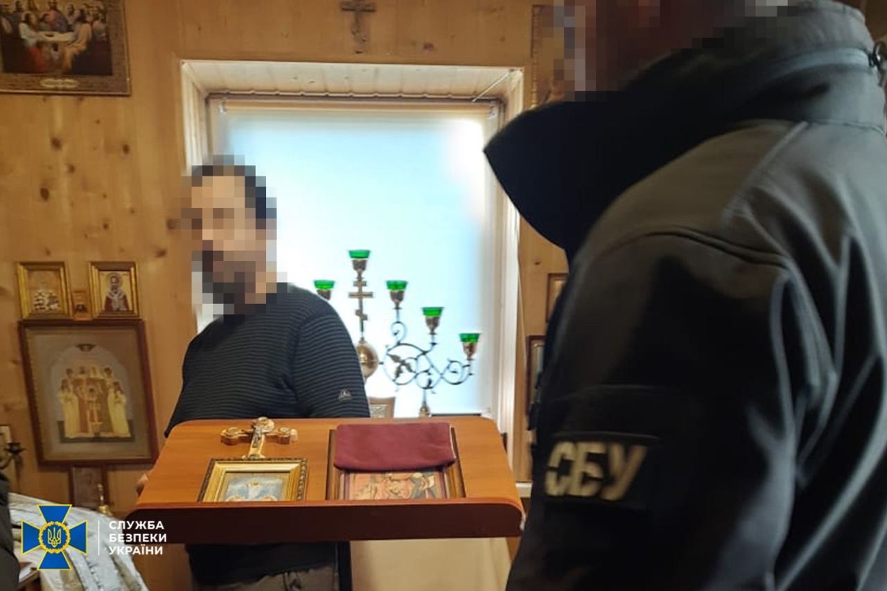 Протоиерей распространял антиукраинскую агитацию во время проповедей и общения с прихожанами церкви. Фото: СБУ Протоиерей распространял антиукраинскую агитацию во время проповедей и общения с прихожанами церкви. Фото: СБУ