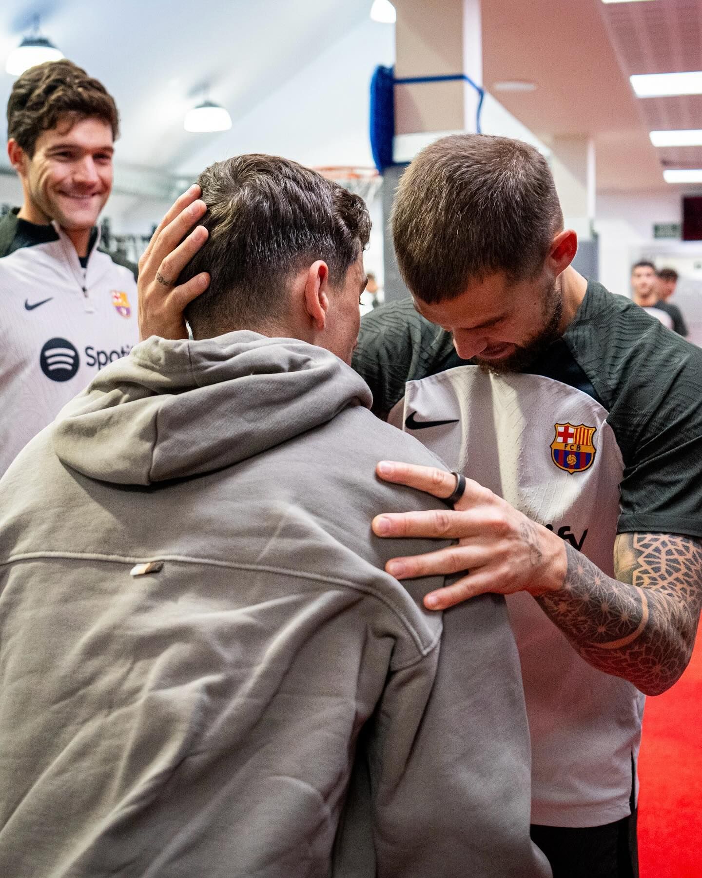 Юна зірка Барси повернувся до команди на милицях після гри за збірну 3