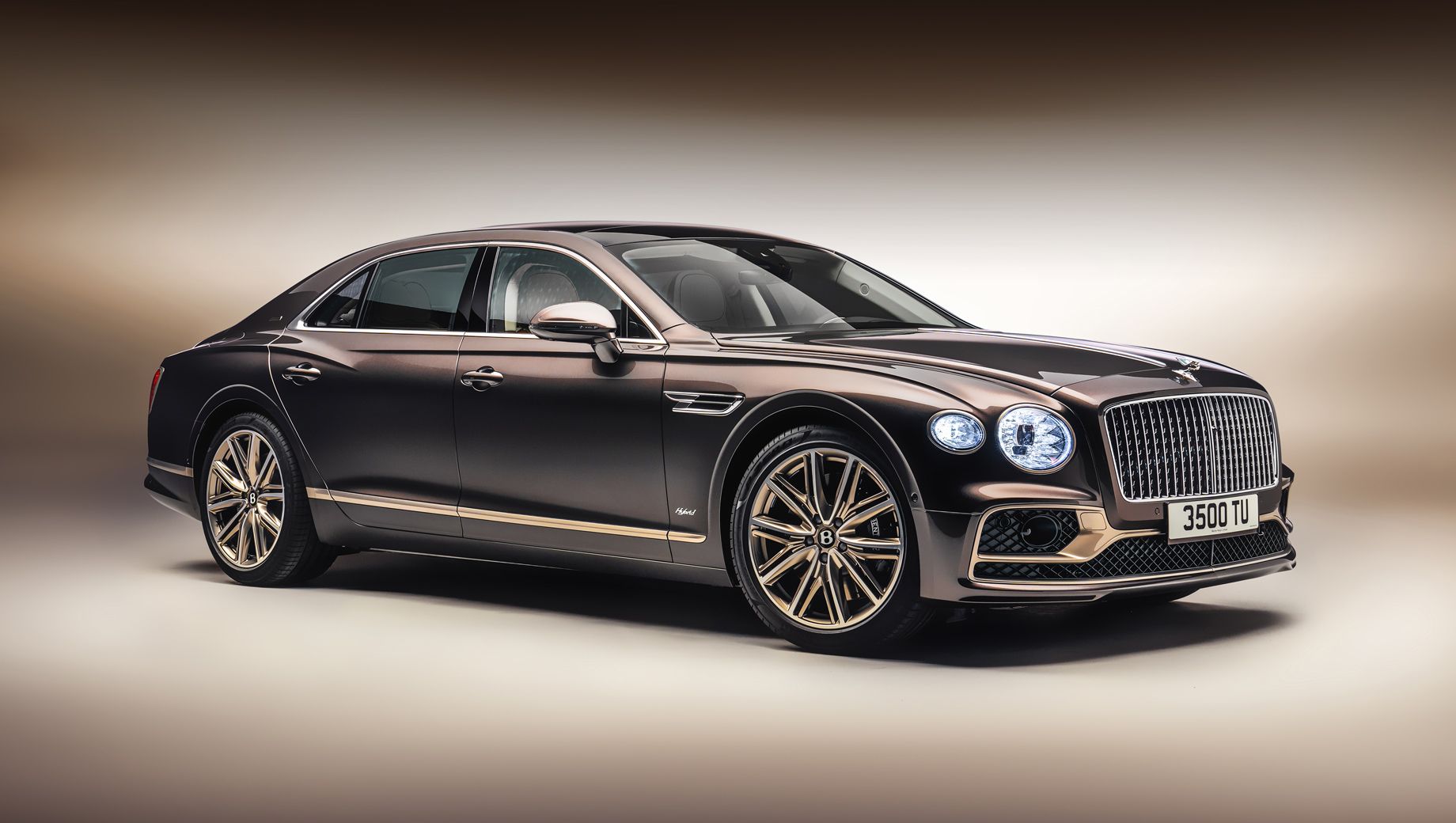 Bentley Flying Spur, яка вибухнула на КПП Bentley Flying Spur, яка вибухнула на КПП
