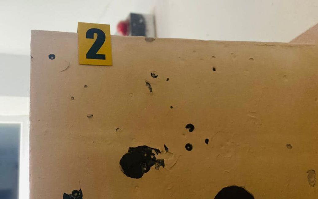 Приміщенням для стрільби з пневматики слугував звичайний коридор Приміщенням для стрільби з пневматики слугував звичайний коридор