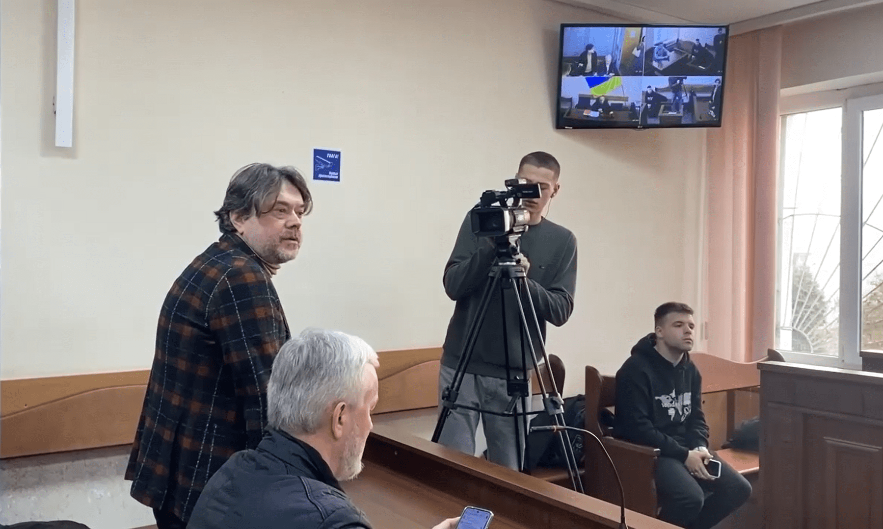 Остап Ступка у залі суду Остап Ступка у залі суду