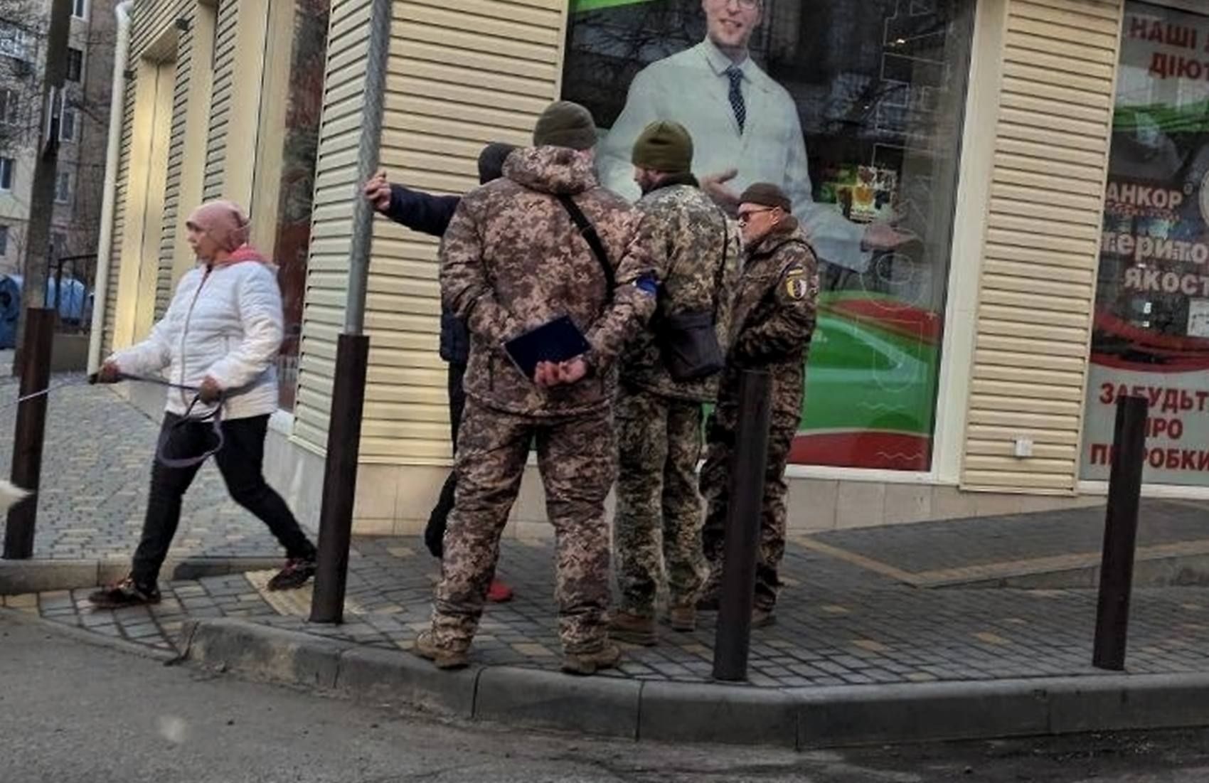 ТЦК на вулиці зможуть виписувати повістки ТЦК на вулиці зможуть виписувати повістки
