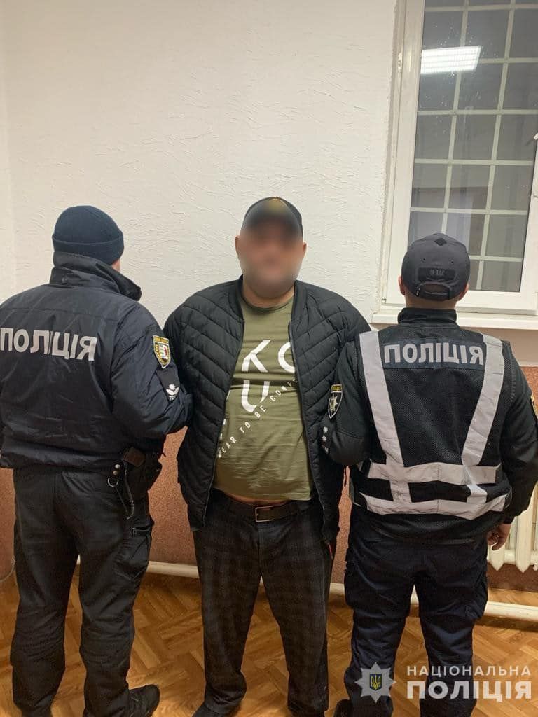 На Закарпатье мужчина убил оппонента лопатой: это произошло во время выборов ромского "барона" - видео 1