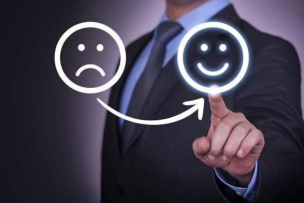 Если компания руководствуется слоганом безоговорочной правоты клиента, то сотрудники фирмы по умолчанию в чем-то виноваты.