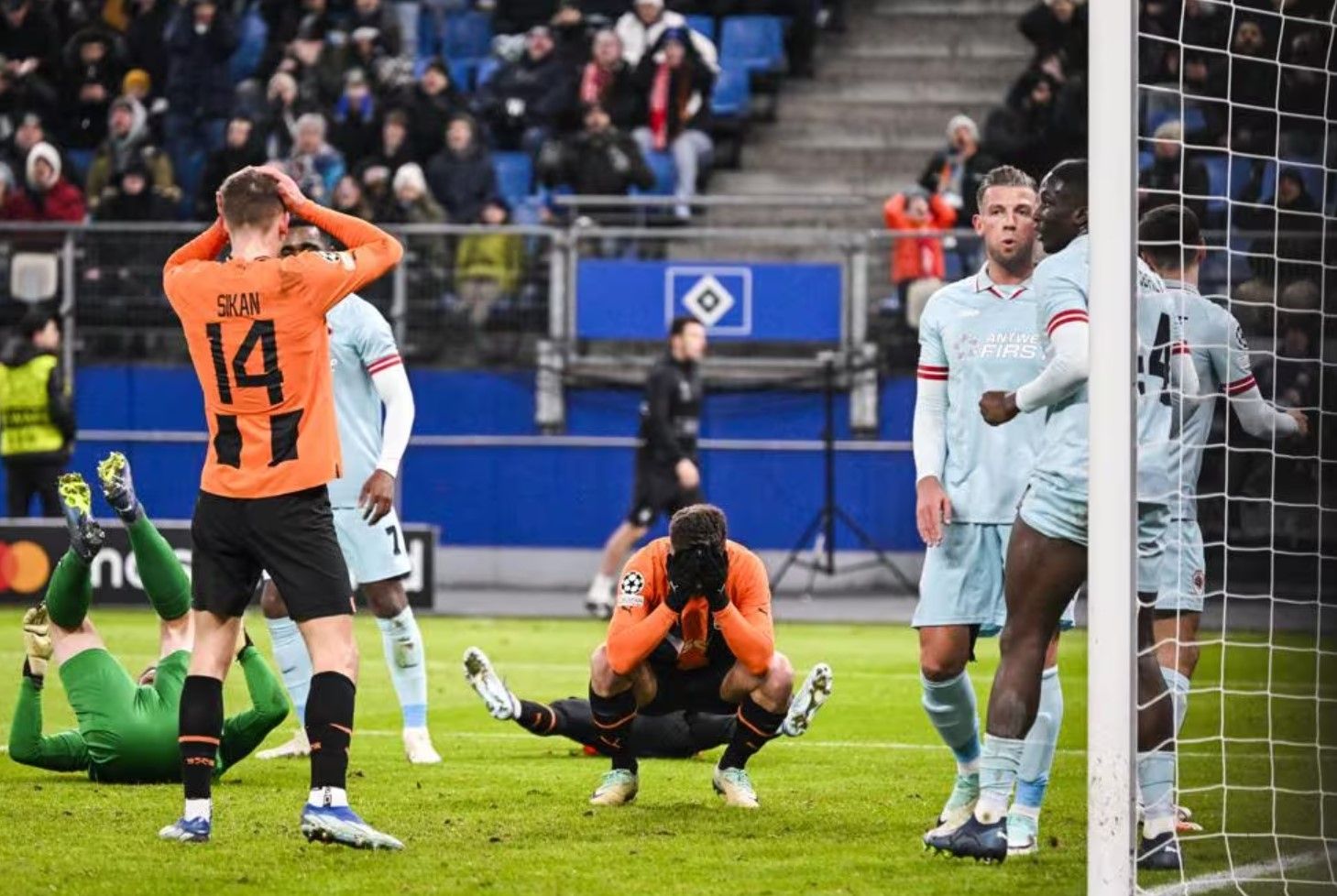 Лига чемпионов: Шахтер - Антверпен 1:0 - Онлайн 1