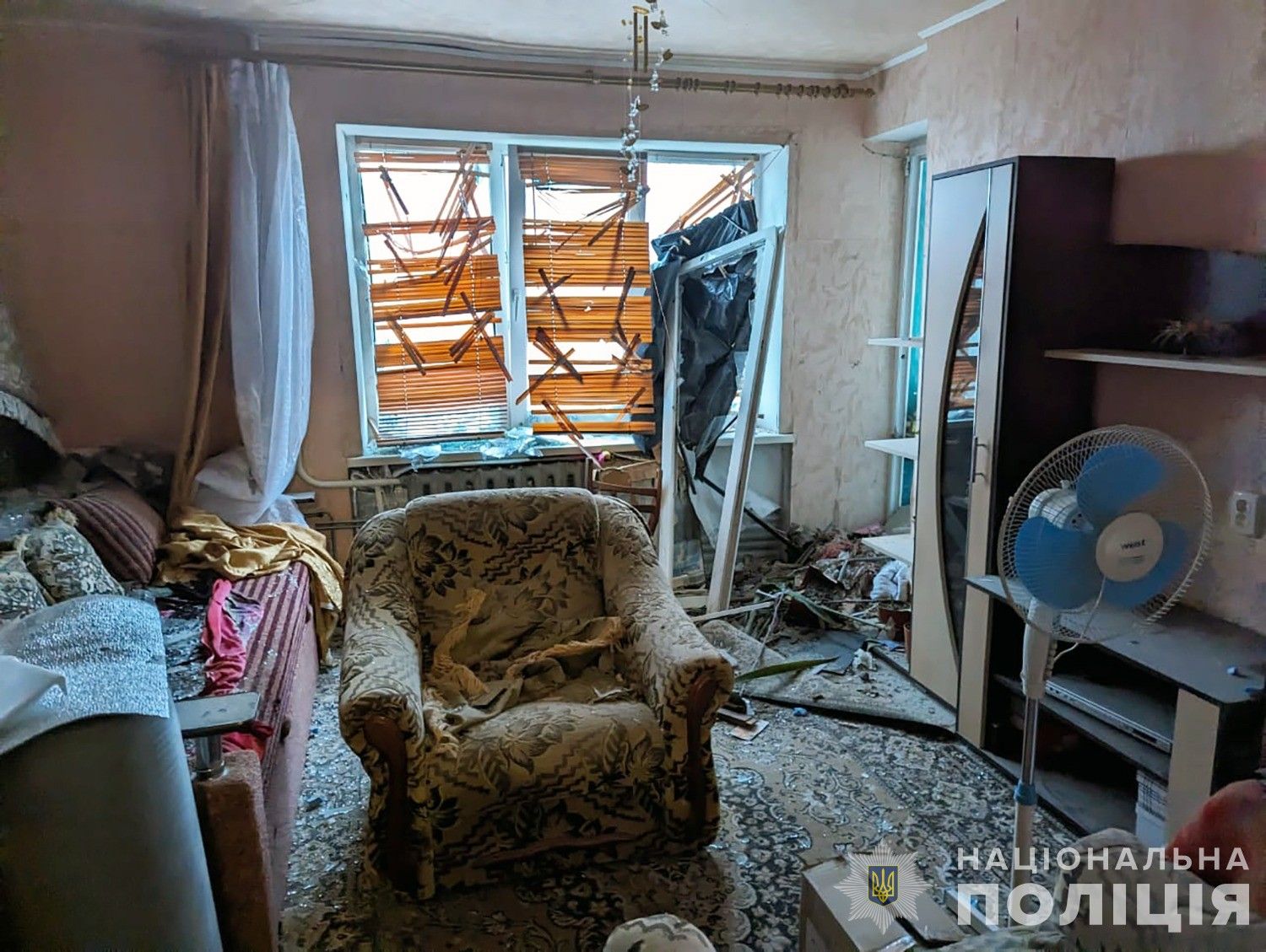Повреждение внутри здания Повреждение внутри здания