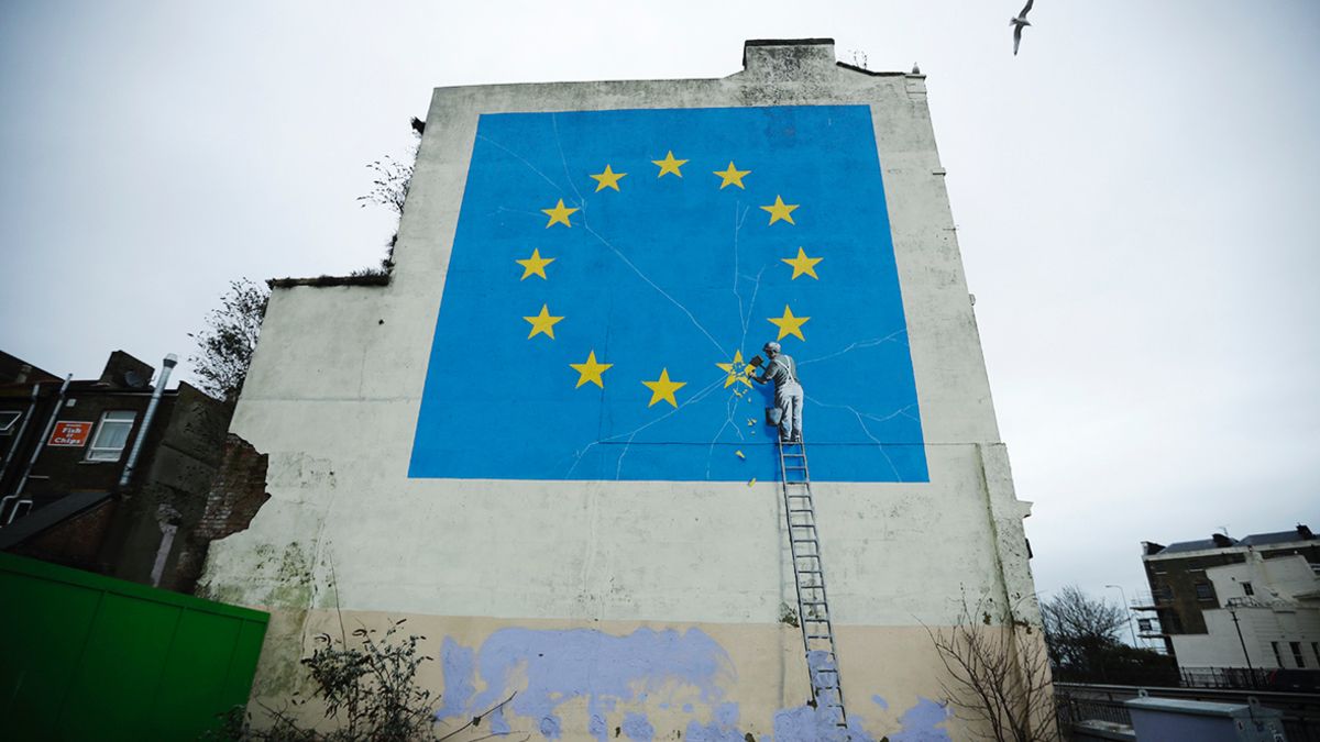 Фреску Бэнкси ЕС снесли вместе с домом, на котором она находилась Фреску Бэнкси ЕС снесли вместе с домом, на котором она находилась