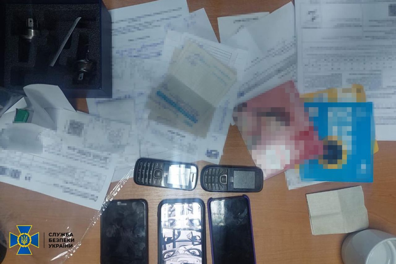 Обшуки СБУ у затриманих Обшуки СБУ у затриманих