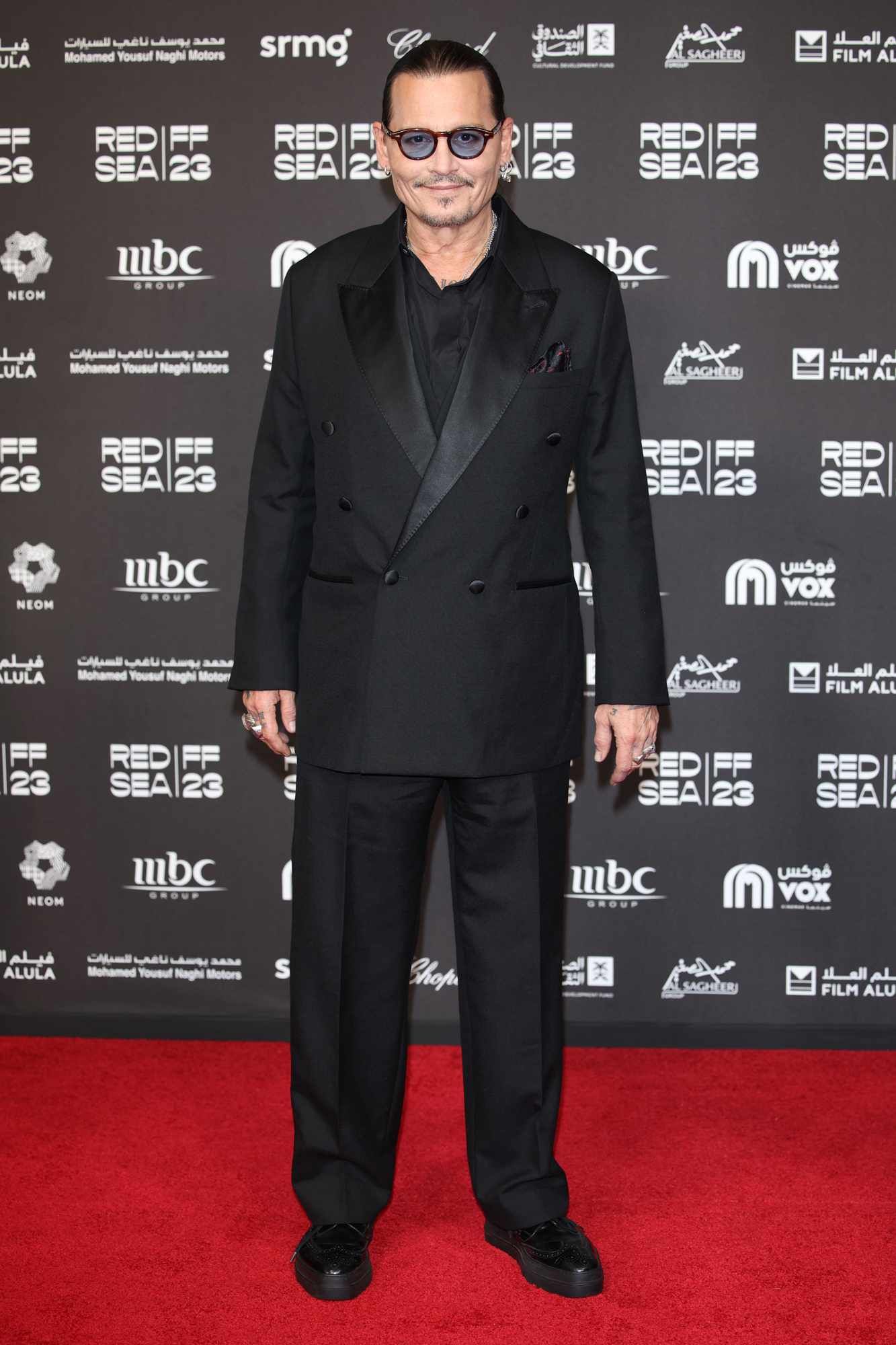 Total black Total black