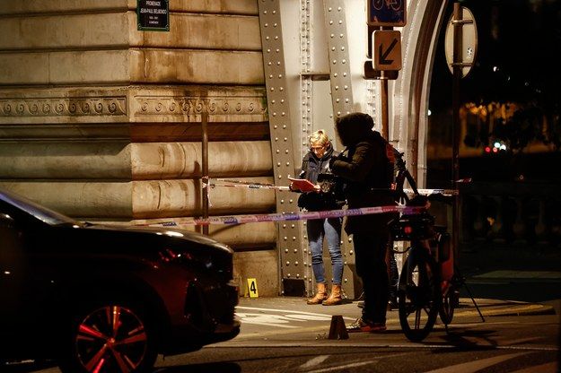 У Парижі чоловік під крики "Аллах Акбар" напав на туристів: що відомо про нападника 1