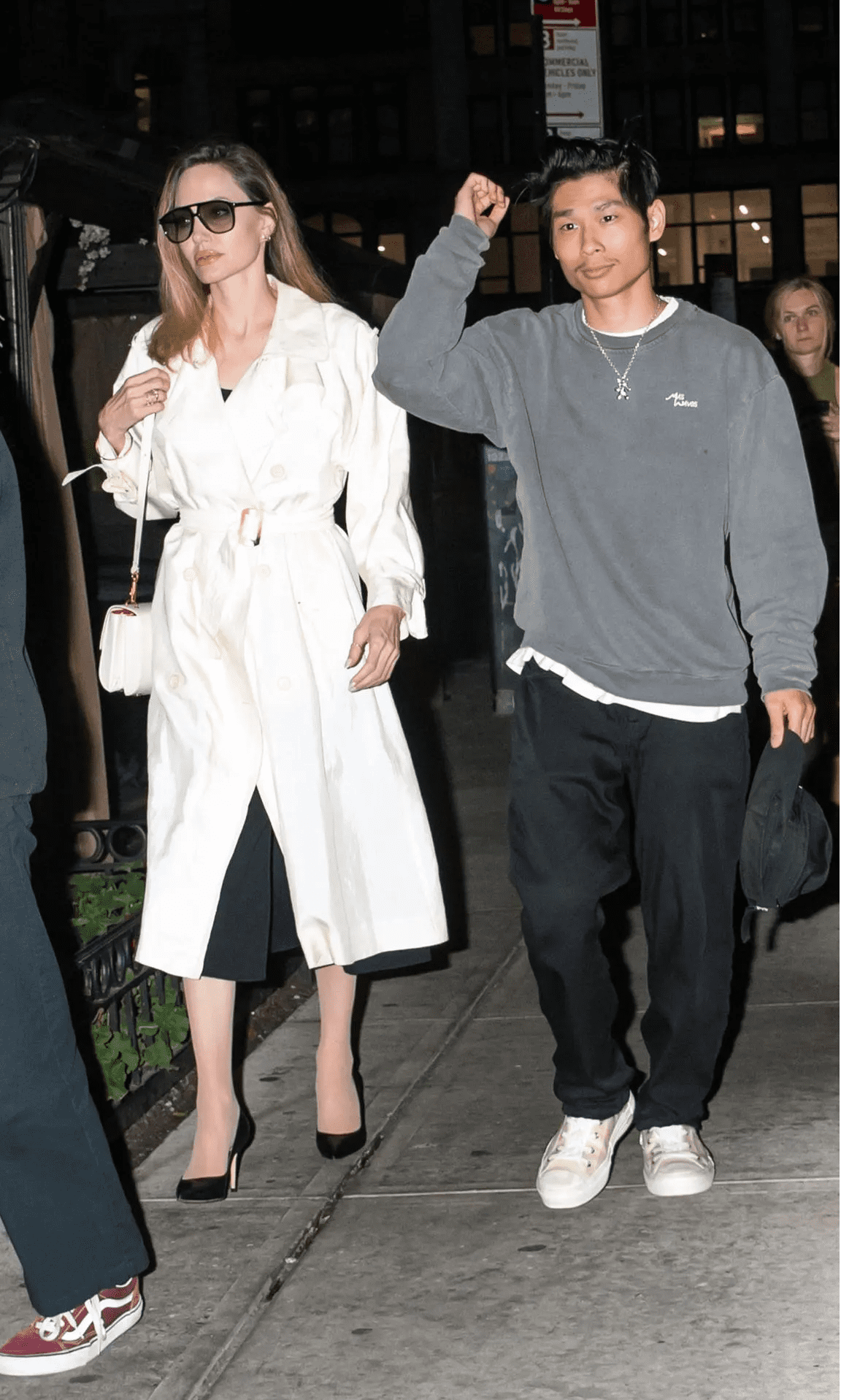 Анджелина Джоли с сыном Паксом Анджелина Джоли с сыном Паксом