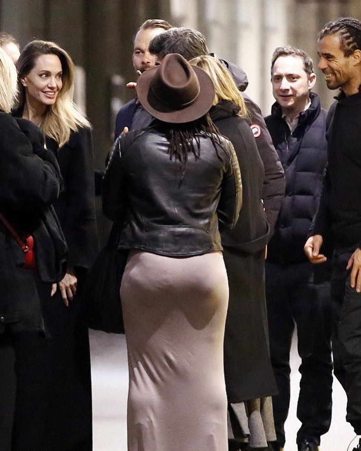 В хорошем настроении и с коллегами В хорошем настроении и с коллегами