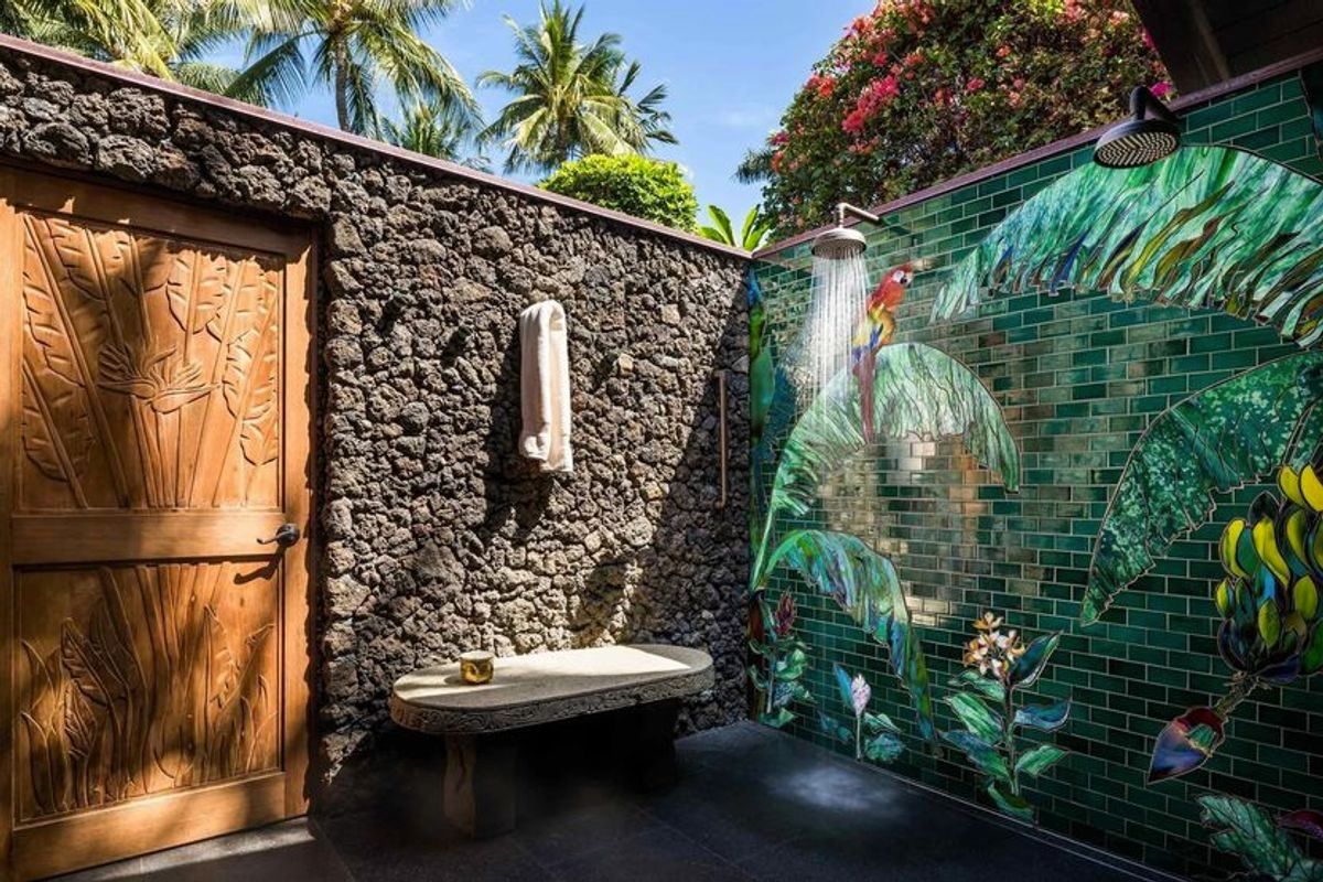 Душова кабіна на вулиці Душова кабіна на вулиці