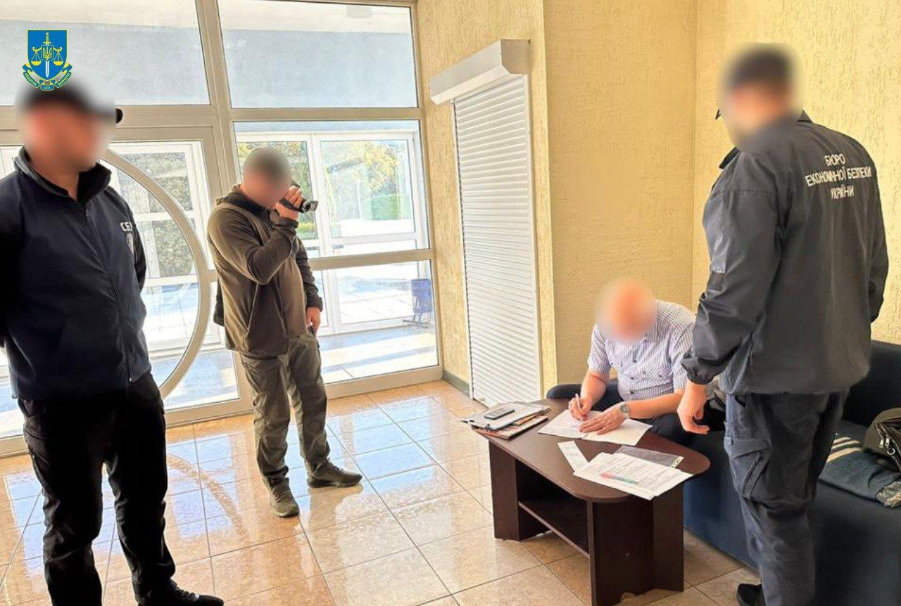 Директор одного з оборонних підприємств нашої держави разом зі спільниками намагався вкрасти бюджетні кошти Директор одного з оборонних підприємств нашої держави разом зі спільниками намагався вкрасти бюджетні кошти