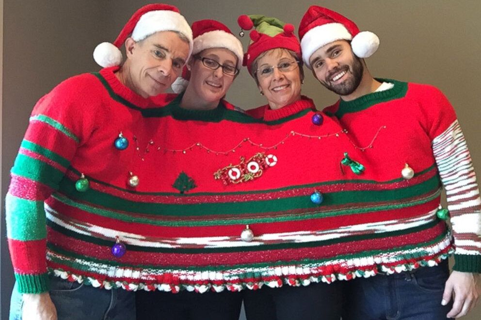 Это шанс оторваться от привычных модных норм и стандартов и продемонстрировать креативность и юмор через одежду Это шанс оторваться от привычных модных норм и стандартов и продемонстрировать креативность и юмор через одежду