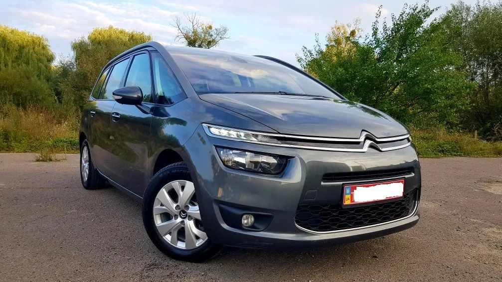 Ориентировочно такая машина есть у народной депутатки. Ориентировочно такая машина есть у народной депутатки.