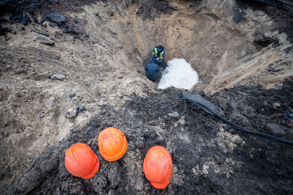 Доки в Брюсселі тривають перемовини, вороги кілька разів обстрілювали Україну ракетами. Фото: Getty Images