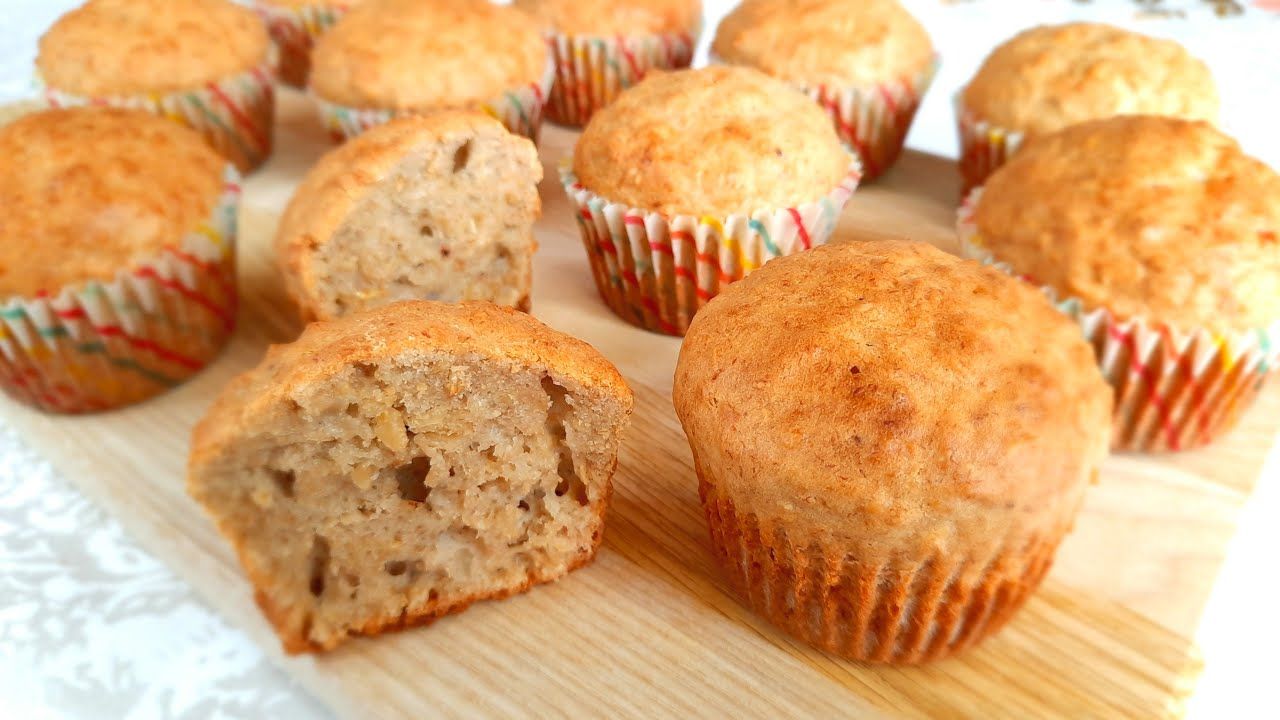 Щоб насолодитися користю для здоров’я, можна обрати рецепти зі зниженим вмістом жиру та цукру або додати поживні інгредієнти, такі як чорниця, журавлина, горіхи чи навіть чипси з чорного шоколаду