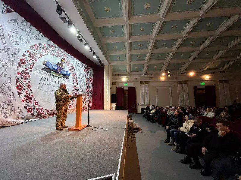 Хлопців в окопах слід змінювати, каже Гельжинський