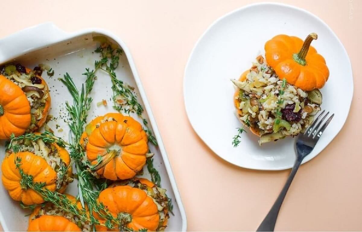 Тыква с начинкой всегда выглядит удивительно празднично! Тыква с начинкой всегда выглядит удивительно празднично!
