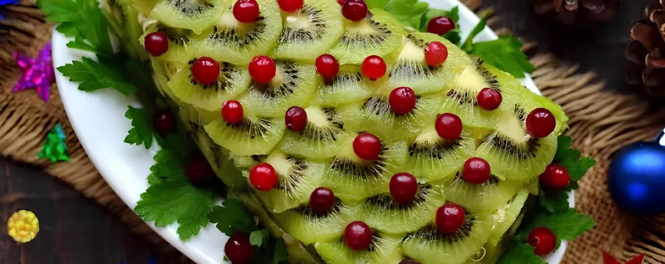 Салат "Елка" выглядит очень по-рождественскому! Салат "Елка" выглядит очень по-рождественскому!