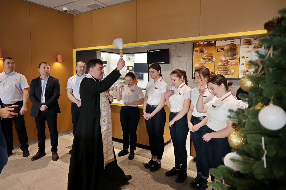 У Львові освятили McDonald’s: ресторан швидкого харчування відкрив восьмий заклад у місті 2