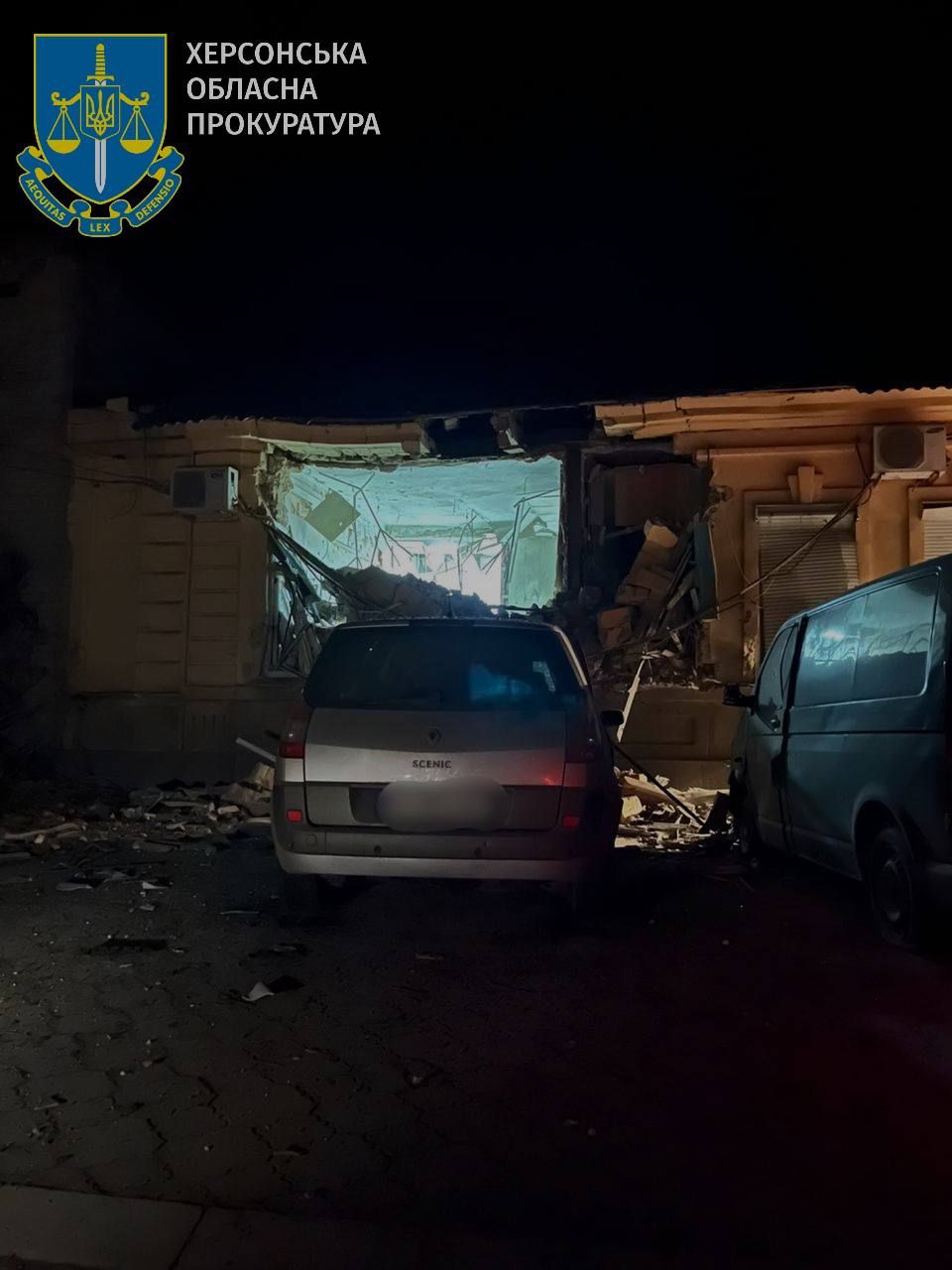 Наслідки обстрілу Херсона. Фото: прокуратура Наслідки обстрілу Херсона. Фото: прокуратура