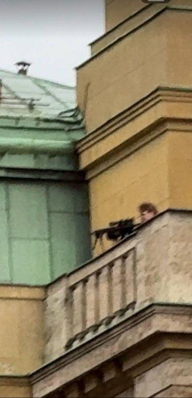 В центре Праги произошла стрельба: есть погибшие и много раненых - фото 1